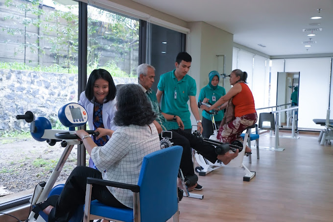 Mengenal Senior Day Care RS BSH, Layanan Tingkatkan Kemampuan Fisik