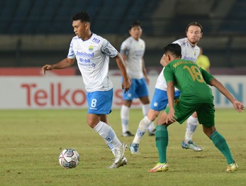 Resmi, Persib Bandung Perpanjang Kontrak Abdul Aziz