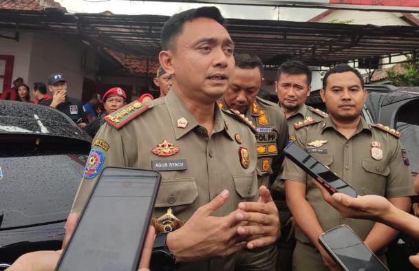 Satpol PP Kota Bogor Segel Kafe di Tanah Sareal