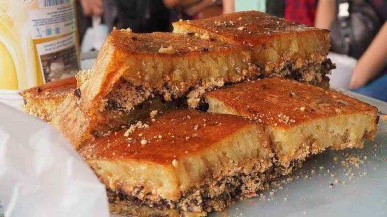 Martabak Bangka Encek Legend: Kelezatan yang Legendaris di Gang Aut Bogor