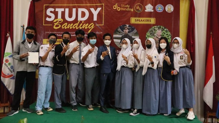 Bangkitkan Minat dan Bakat Siswa, FKOB dan OSIS SMA Kosgoro Bogor Gelar Study Banding