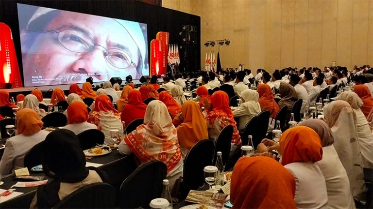 Pengurus PKS Jabar Kumpul di Bandung, Halal Bihalal hingga Beri Penghargaan