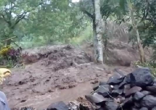 Banjir Bandang Hantam TPT KUA Ciomas