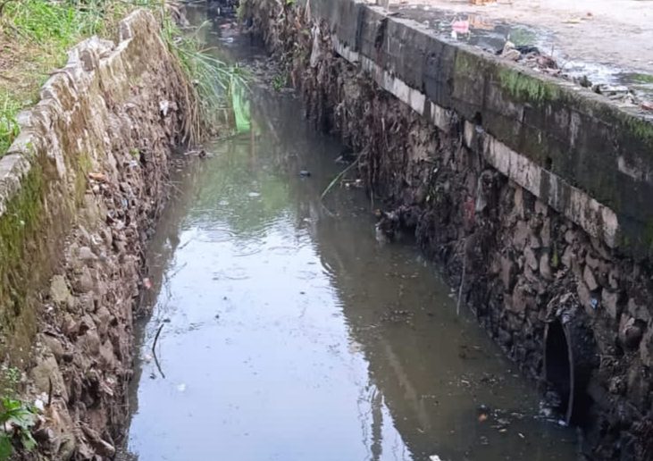 Perumda PPJ Turun Tangan, Drainase Jalan Solis Steril dari Sampah