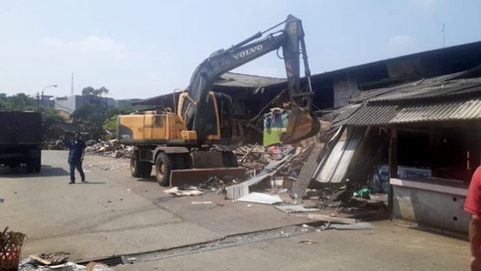 Gedung Pasar Jambu Dua saat ini tengah dilakukan pembongkaran, Rabu 17 Mei 2023 (Istimewa/bogordaily.net)