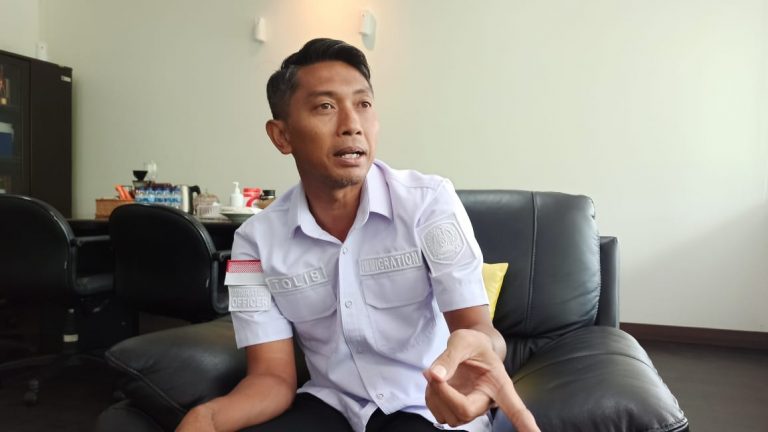 Beri Peringatan, Imigrasi Bogor Minta WNA Penghalang Ambulance Taati Aturan