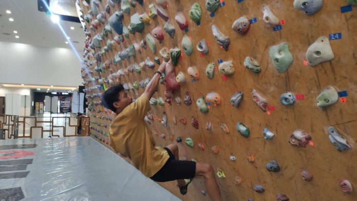 Harga Boulder Climbing Gym