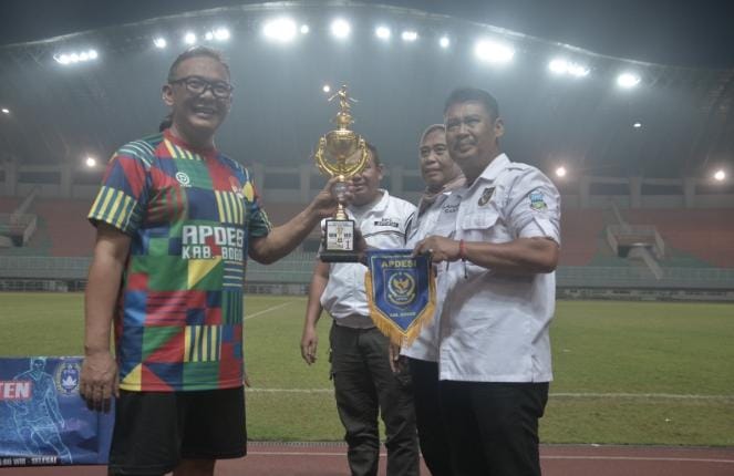 Plt Bupati Bogor Ikuti Pertandingan Persahabatan Trofeo DPC Apdesi