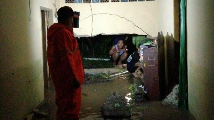 Belasan Rumah Terendam Banjir di Ciawi Bogor, Puluhan Warga Mengungsi