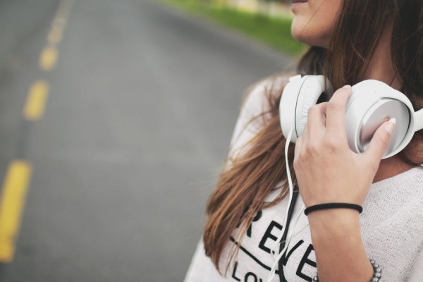 Manfaat Mendengarkan Musik, Dapat Bantu Proses Pengobatan