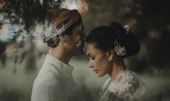 Selamat, Adinia Wirasti Menikah dengan Aktor Michael Wahr