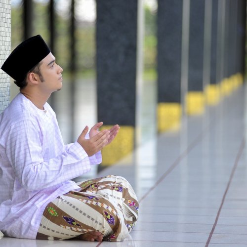 15 Adab Pergi ke Masjid yang Jarang Diketahui, Apa Saja? Cek!