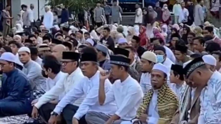 Pesan Bima Arya Usai Solat Idul Adha di Alun-alun Kota Bogor