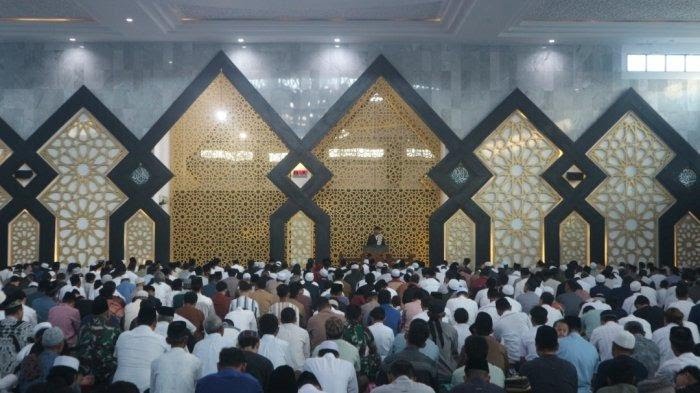 Sholat Idul Adha di Masjid Baitul Faudzin, Iwan Setiawan Beri Pesan Penting Tentang Kurban
