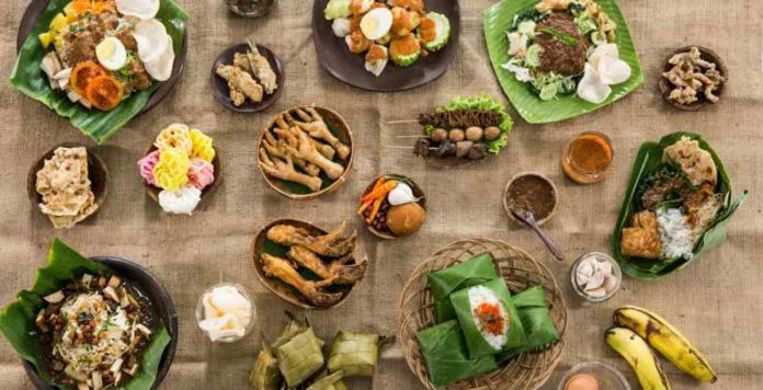 Mencicipi Kuliner Hits Bogor yang Tak Lekang di Makan Zaman
