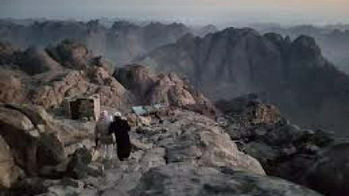 Tempat Menerima Wahyu Nabi Musa: Keajaiban Gunung Sinai dalam Sejarah Islam