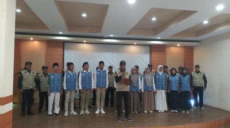 Iwan Hadiri Launching RW, Sekolah, dan Pesantren Bersih Narkoba di Gunung Putri