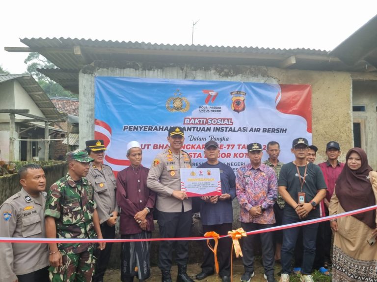 HUT Bhayangkara ke-77, Polresta Bogor Kota Bantu Jaringan Pipa Air Bersih di Bojongkerta
