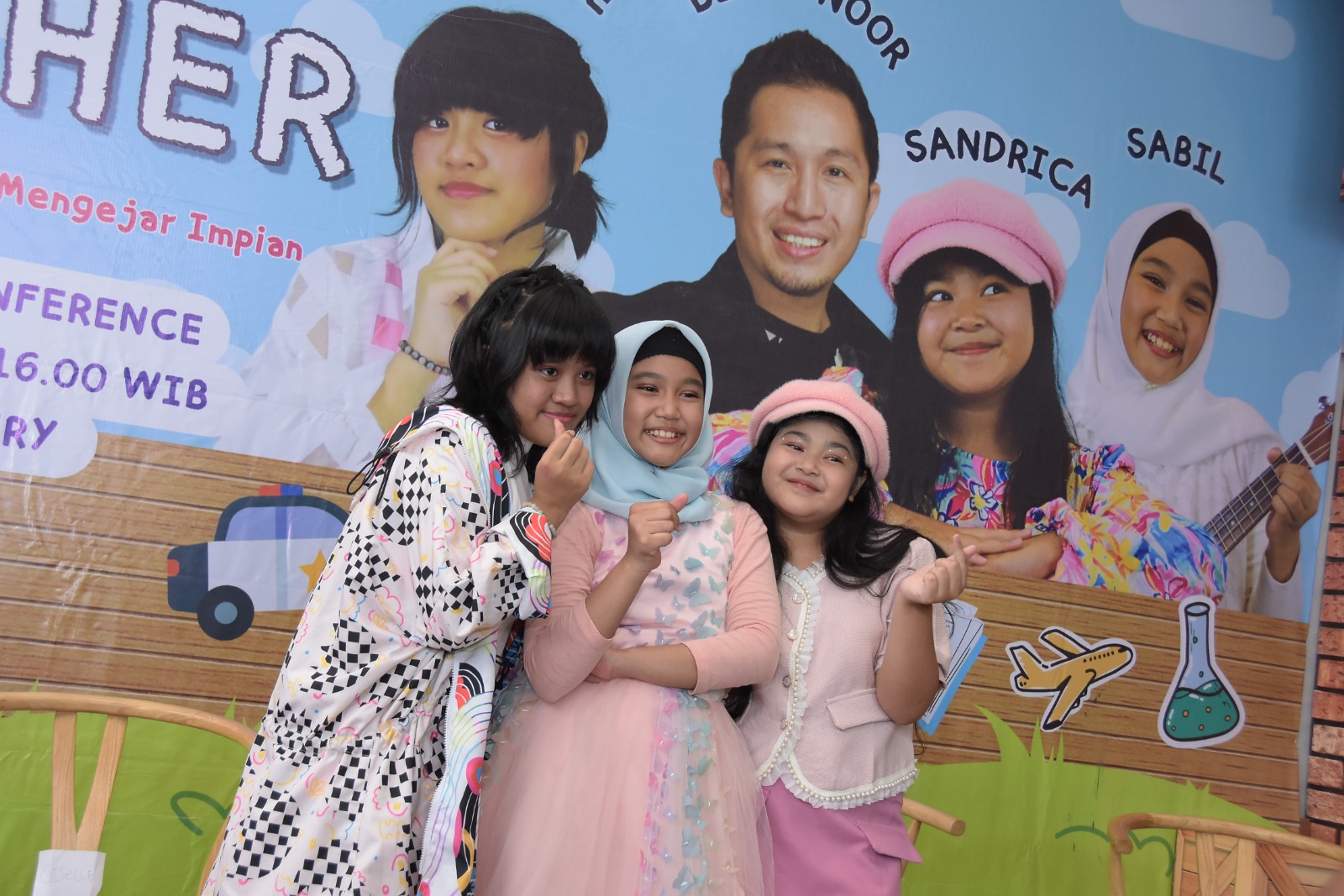 Giselle, Sabil, dan Sandrica bersama Alva Primero luncurkan lagu-lagu anak Indonesia ciptaan Bemby Noor.