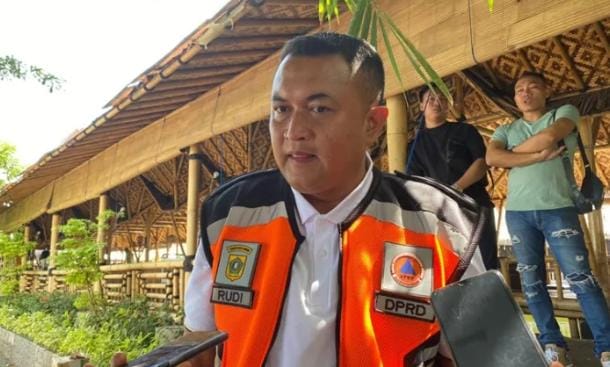 Ketua DPRD Kabupaten Bogor Acungi Jempol Pelatihan Water Rescue di Cibinong