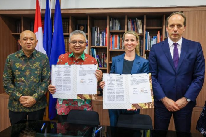 KemenKopUKM Promosi Fesyen Lokal Ke Pasar Global