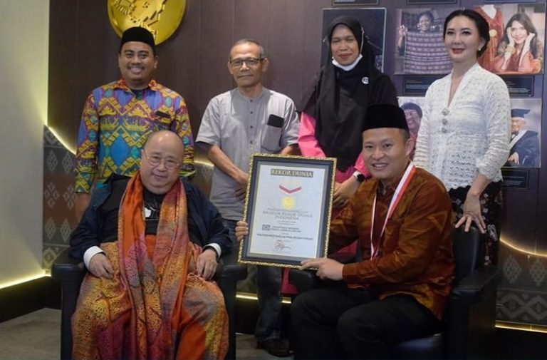 Pesantren Modern Ummul Quro Al-Islami Bogor Raih Penghargaan MURI Karena Ciptakan E-Book Terbanyak