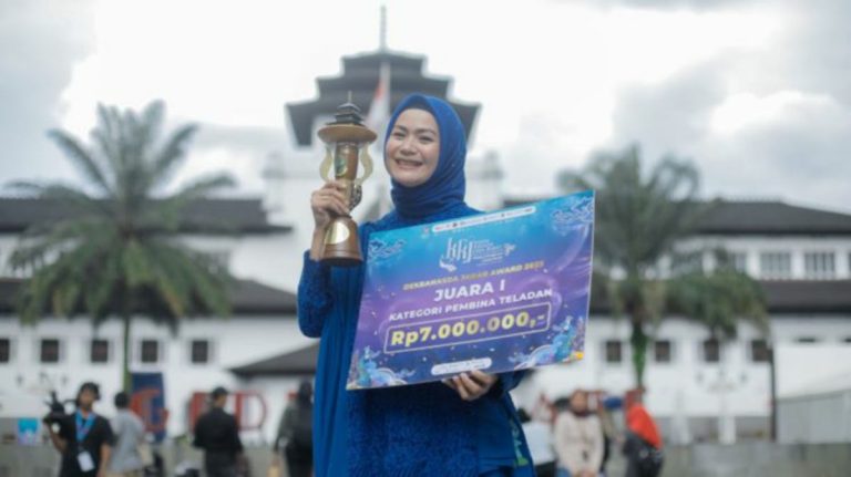 Ketua Dekranasda Kota Bogor, Yane Ardian, Raih Juara 1 sebagai Pembina Teladan 2023