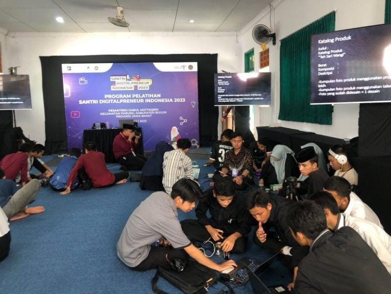 Kemenparekraf Gelar Santri Digitalpreneur di Pondok Pesantren Darul Muttaqin Bogor