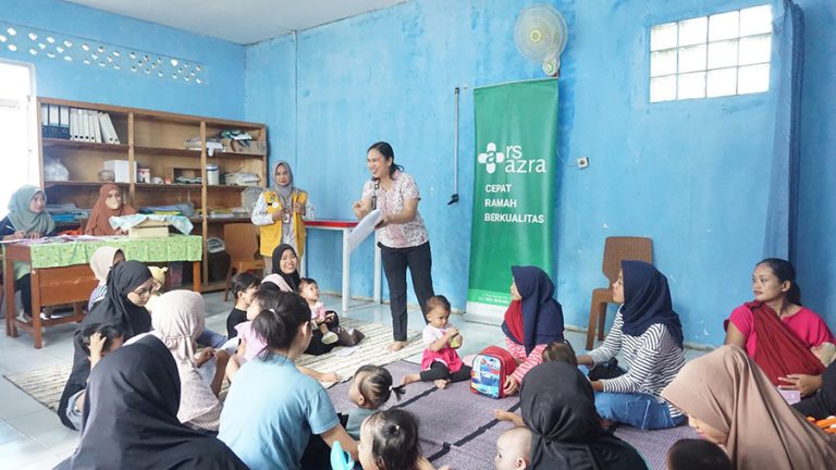 Rumah Sakit Azra Edukasi Kesehatan Tentang Obat Demam Anak di Tegal Gundil