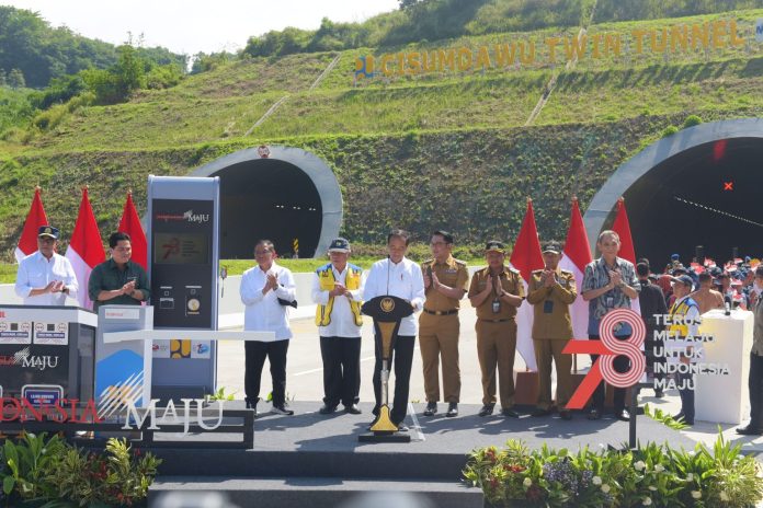 Tol Cisumdawu dibuka