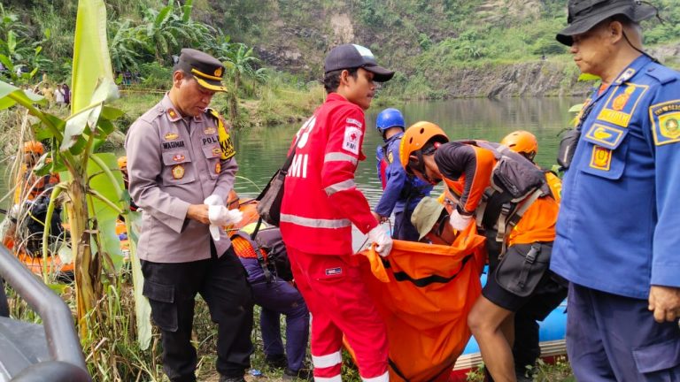 Tiga Orang Tenggelam Saat Ritual Mandi di Danau Quarry Cigudeg Ditemukan Tewas