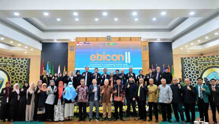 HMJM FEB UIKA Bogor Sukses Gelar Seminar Internasional Economics Business Conference