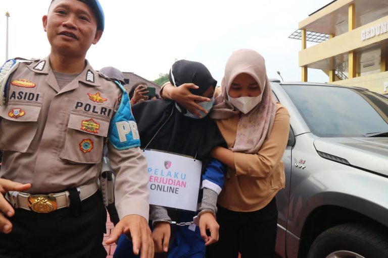 Selebgram Bogor yang Ditangkap karena Judi Online Baru 21 Tahun