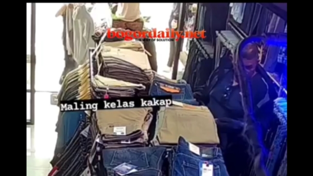 Aksi Pencurian Pakaian Distro di Dramaga Bogor Terekam CCTV. Hayo Loh!!