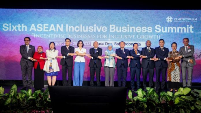 MenKopUKM: ASEAN Harus Meningkatkan Daya Saing Ekonomi Domestik dan Regional