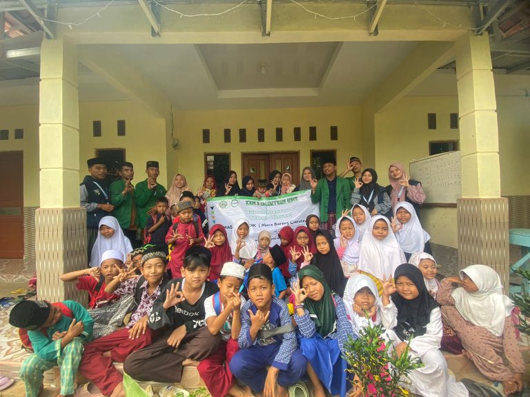 KKM Kelompok 03 IUQI Bogor Mabar Cerdik di Rumah Qur’an dan Taman Literasi