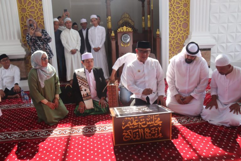 Plt Bupati Bogor Resmikan Masjid Jami Miftahul Falah di Puncak Cisarua 
