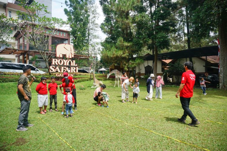Serunya Lomba 17-an Bersama Satwa di Royal Safari Garden