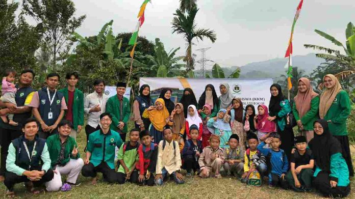 Tingkatkan Minat Baca Anak, IUQI Bersama Mahasiswa KKN 06 Gelar Perpustakaan Keliling