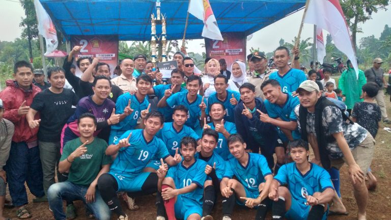 Desa Cinagara Rebut Piala Prabowo