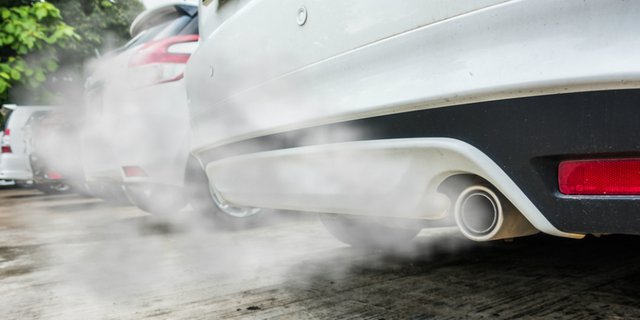 Asap Putih dari Knalpot Mobil: Faktor Penyebab dan Cara Mengatasinya