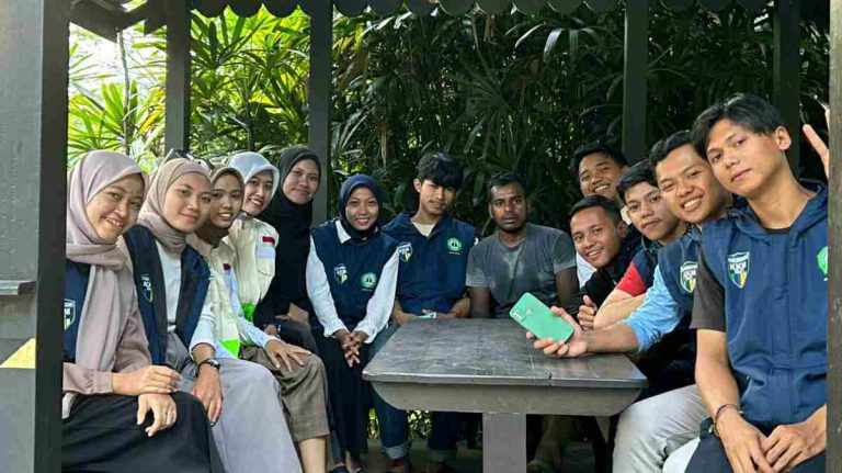 Di Hari Merdeka Malaysia Ke-66 Kelompok 22 Menosea KKM Internasional IUQI Bogor Silaturahim ke Zawiyah Idrisiah Hulu Langat Selangor Malaysia