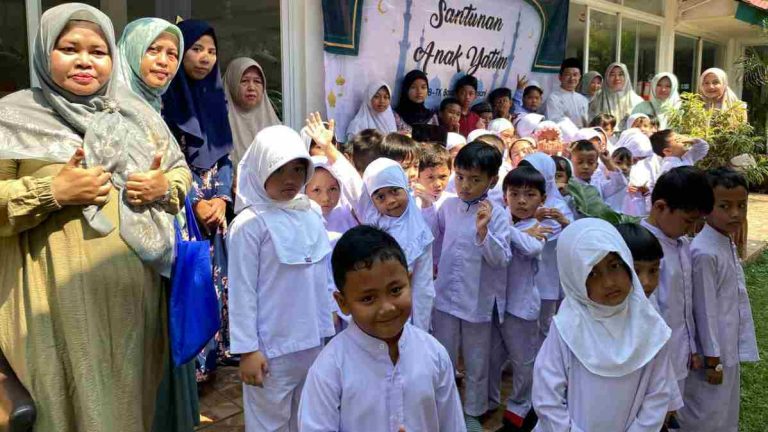 KB TK Bosowa Bina Insani Gelar Santunan Anak Yatim