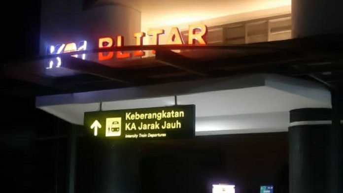 Menikmati Perjalanan Naik Kereta Api Kelas Ekonomi Matarmaja. Jakarta-Malang- Blitar