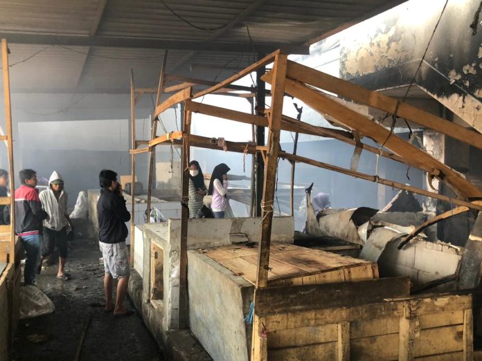 Ratusan Kios Ludes Akibat Kebakaran di Pasar Leuwiliang, Para Pedagang Berusaha Cari Sisa Dagangan