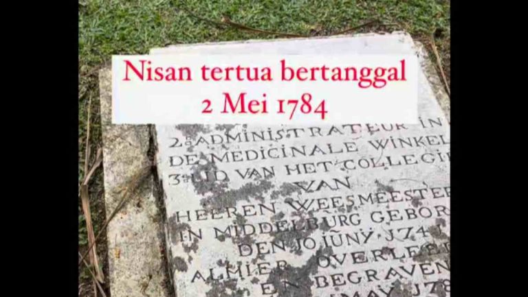 Menjejak Makam Bersejarah di Taman Pusaka Kebun Raya Bogor