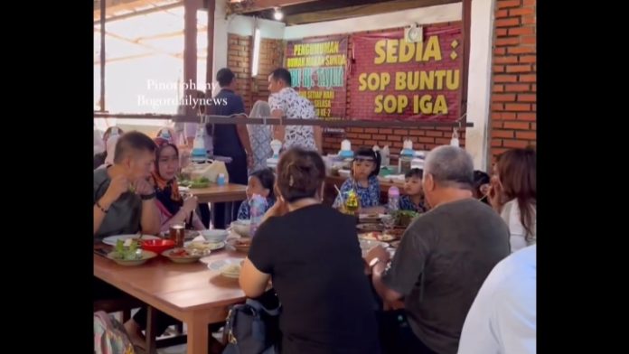 Makan Enak di Rumah Makan Sunda Rumah Makan Sunda Ibu Hj Tajur