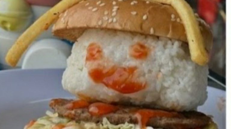 Makan Burger Pakai Nasi, Kreasi Unik Kuliner yang Viral