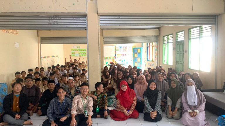 KKM Kelompok 15 IUQI Bogor Gelar Seminar Motivasi di MTS Darul Fallah 02 Bogor