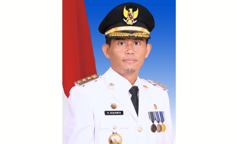 Bupati Tanah Laut Sukamta